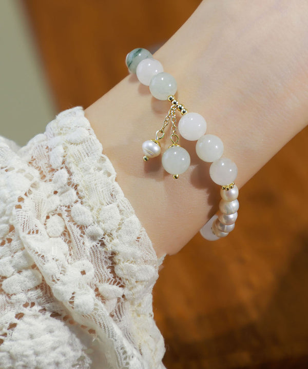 Classy White Pearl Mother Shellfish Charm Bracelet